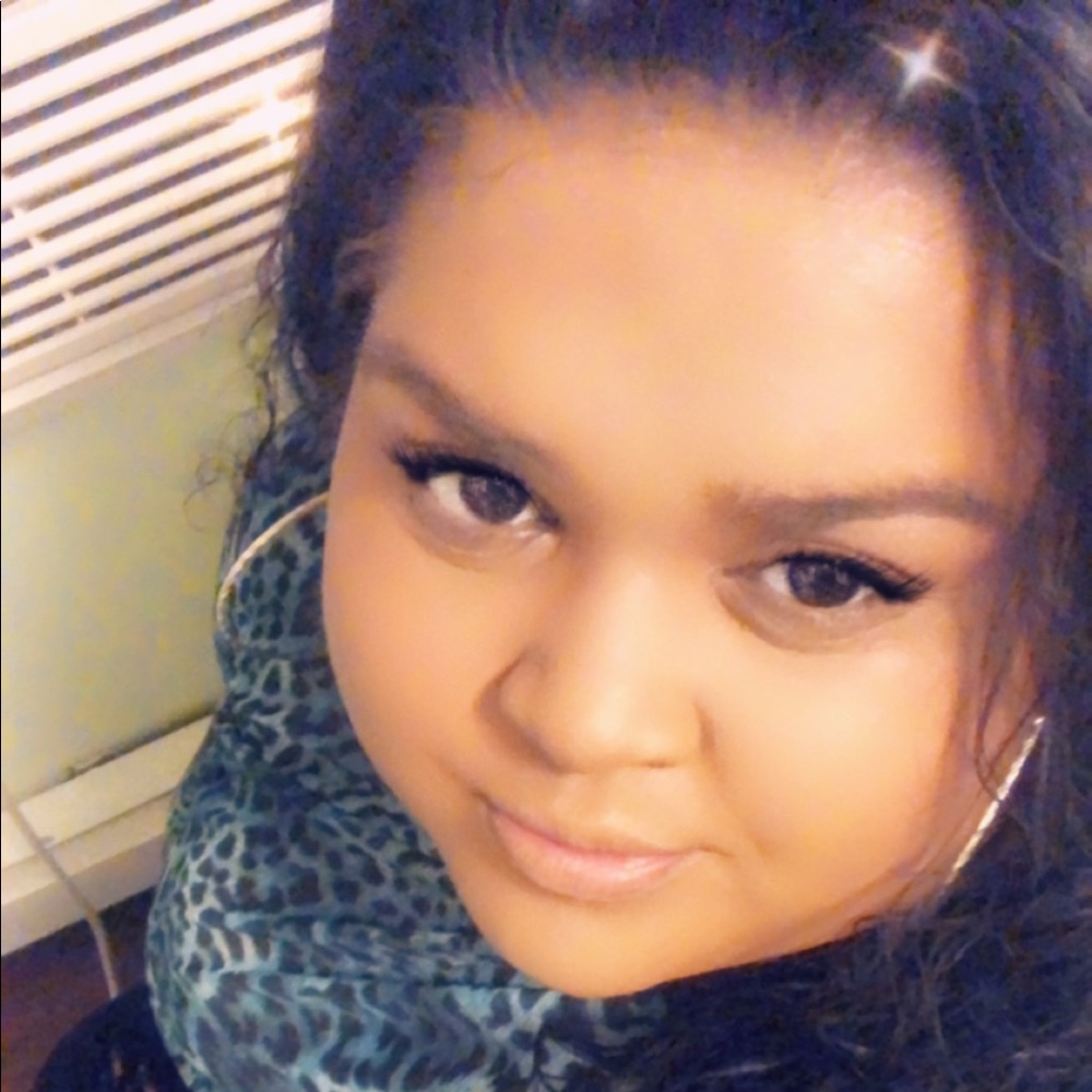 Meet your Posher, Preiya